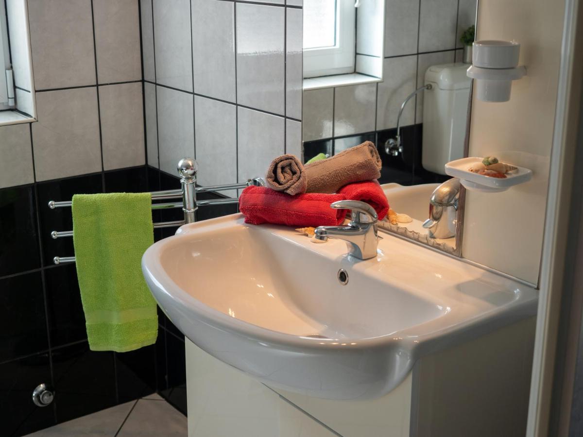 Apartments Rezek Supetarska Draga Dış mekan fotoğraf
