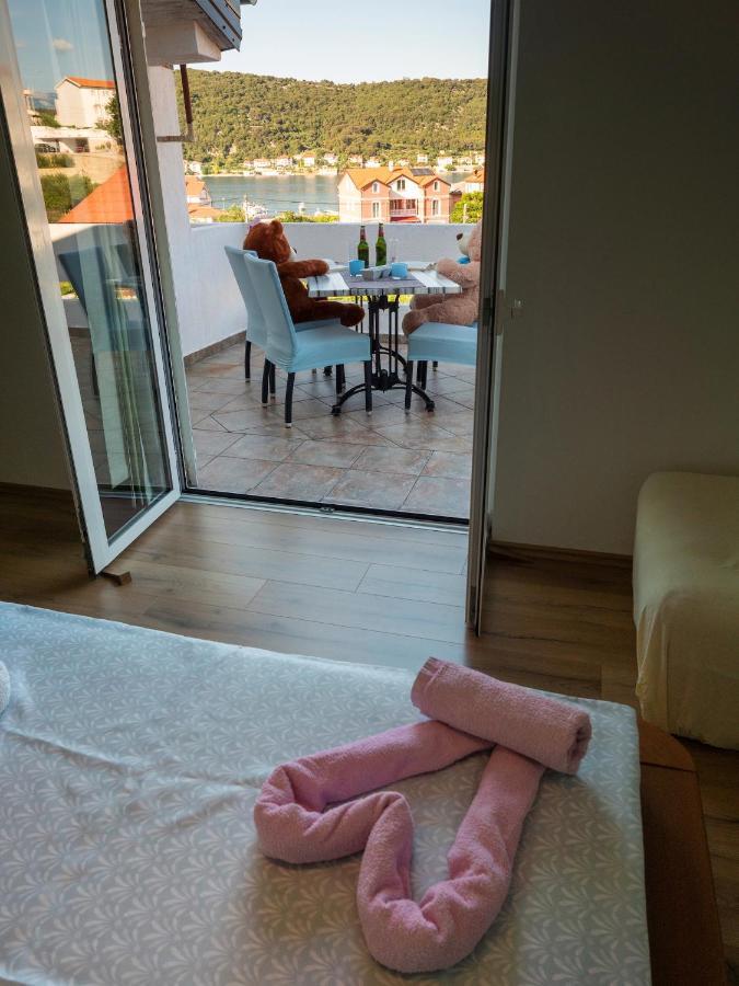 Apartments Rezek Supetarska Draga Dış mekan fotoğraf