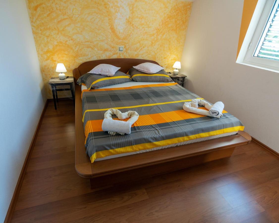 Apartments Rezek Supetarska Draga Dış mekan fotoğraf