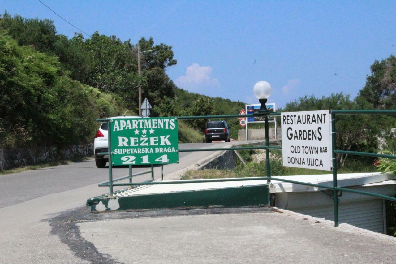 Apartments Rezek Supetarska Draga Dış mekan fotoğraf