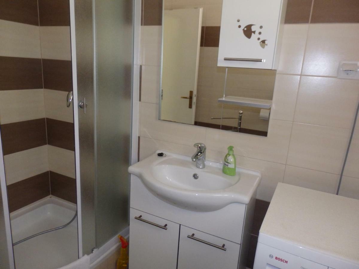 Apartments Rezek Supetarska Draga Dış mekan fotoğraf